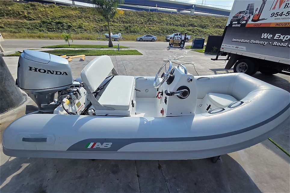 AB 10 VSX 2014 Model with Honda 30HP image